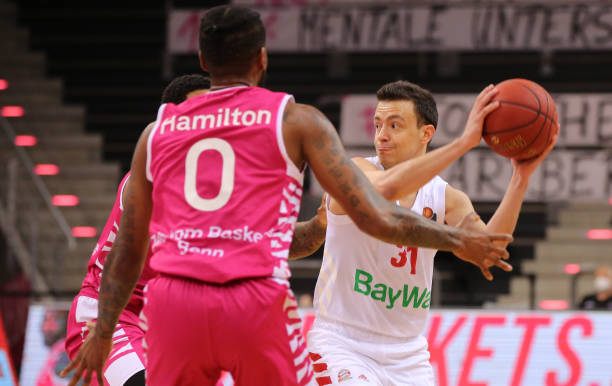 击欧冠席位 击欧冠席位