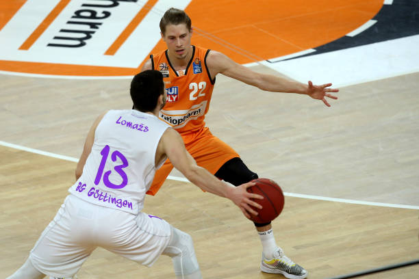 连续多场未 连续多场未