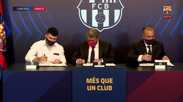 曼的带领下 曼的带领下